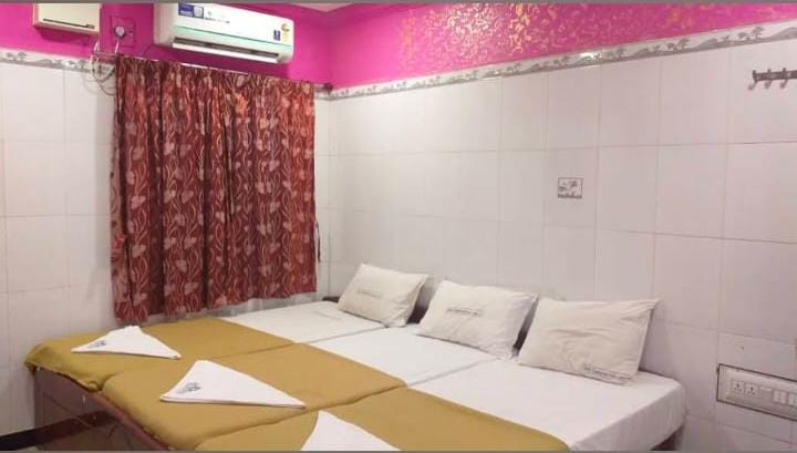 Economy Non-AC Room at Shree Swaminarayan Dharamshala