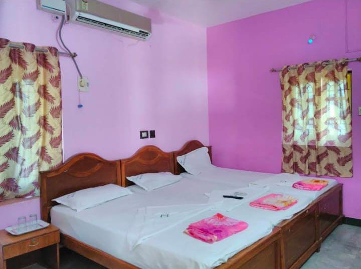 Standard AC Room at Shree Swaminarayan Dharamshala